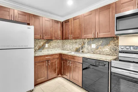 614 NW 13th St # 27, Boca Raton FL 33486
