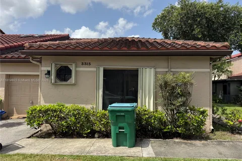 3313 W Inverrary Blvd W, Lauderhill FL 33319