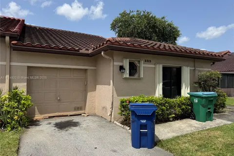 3313 W Inverrary Blvd W, Lauderhill FL 33319