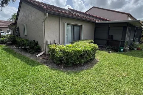 3313 W Inverrary Blvd W, Lauderhill FL 33319