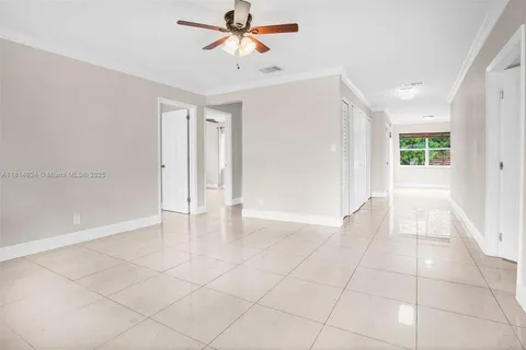 5433 NE 1st Ave, Oakland Park FL 33334