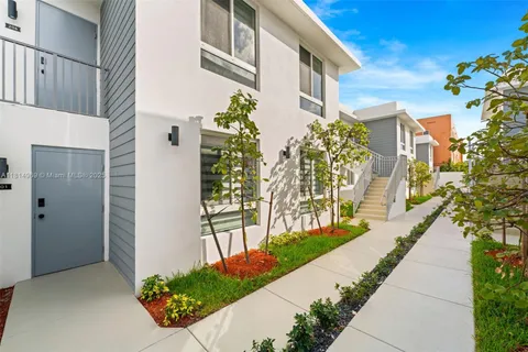 1542 NW 2nd St # 106, Miami FL 33125