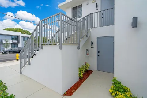 1542 NW 2nd St # 106, Miami FL 33125