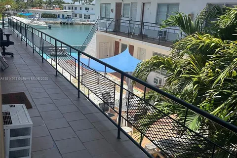 8210 Byron Ave # 15, Miami Beach FL 33141