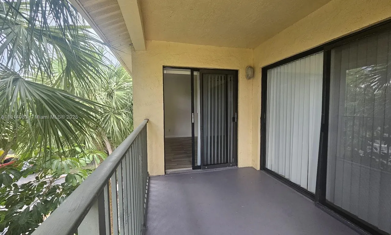 9999 Summerbreeze Dr # 209, Sunrise FL 33322