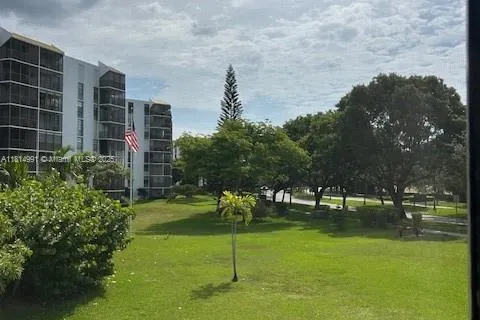 20400 SW Country Club Dr # 209, Aventura FL 33180