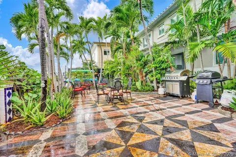 8142 Byron Ave # 2, Miami Beach FL 33141