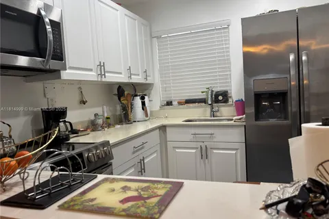9041 Sunrise Lakes Blvd # 311, Sunrise FL 33322