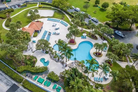 3300 NE 191st St # 905, Aventura FL 33180
