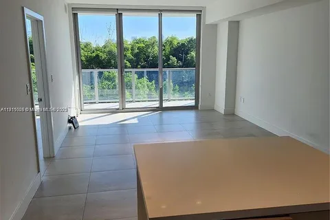 16385 Biscayne Blvd # 319, North Miami Beach FL 33160