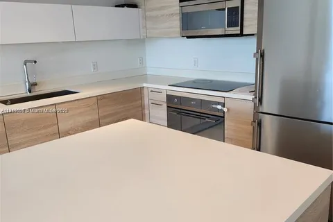 16385 Biscayne Blvd # 319, North Miami Beach FL 33160