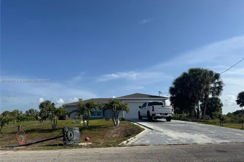 1046 SATURN CT, Other City - In The State Of Florida FL 33935