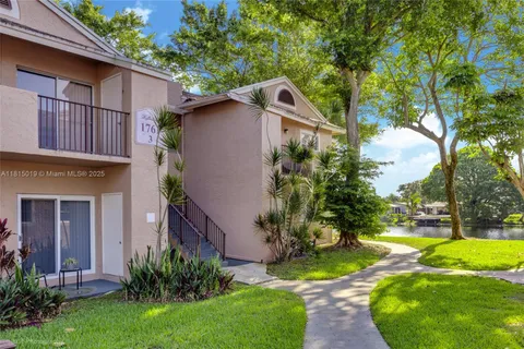 1761 NW 96th Ter # 3L, Pembroke Pines FL 33024