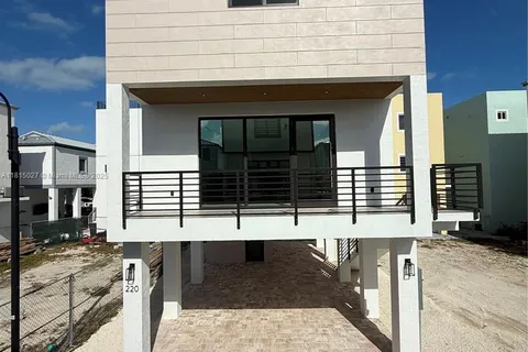 94825 Overseas Hwy 220, Key Largo FL 33037