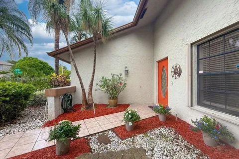 9300 NW 32nd Mnr, Sunrise FL 33351