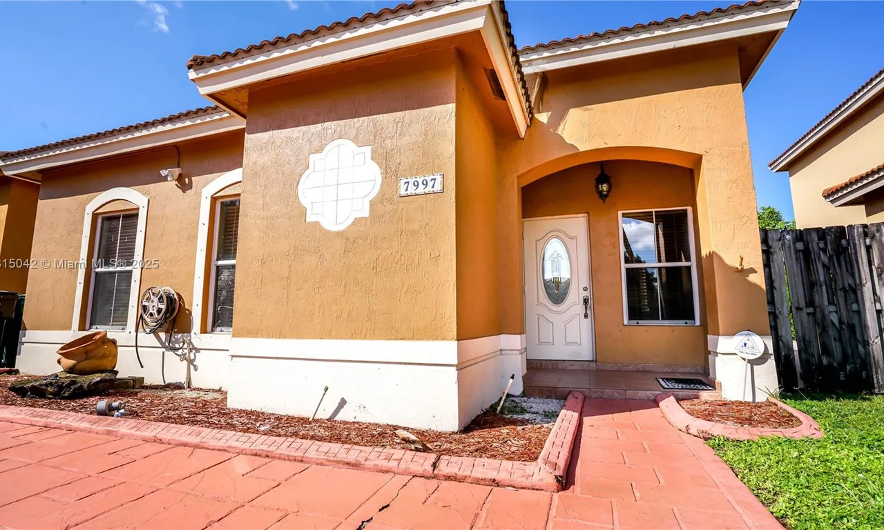 7997 NW 199th Ter, Hialeah FL 33015