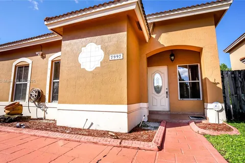 7997 NW 199th Ter, Hialeah FL 33015