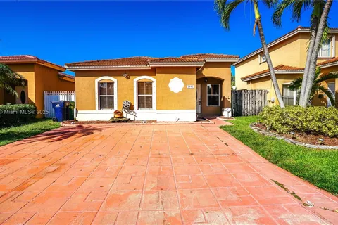 7997 NW 199th Ter, Hialeah FL 33015