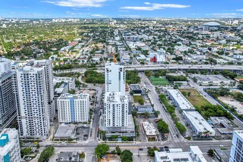 229 SW 9th St # 504, Miami FL 33130