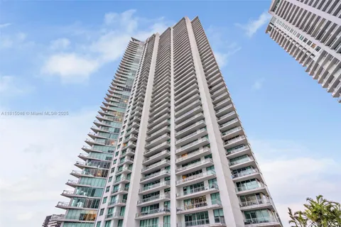 92 SW 3rd St # 5204, Miami FL 33130