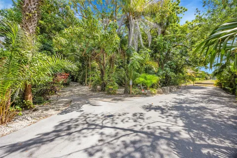 10005 Snapper Creek Rd, Coral Gables FL 33156