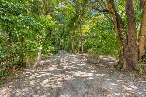 10005 Snapper Creek Rd, Coral Gables FL 33156