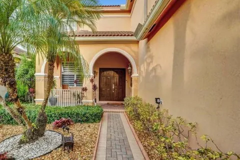 1294 Chinaberry Dr # 1294, Weston FL 33327