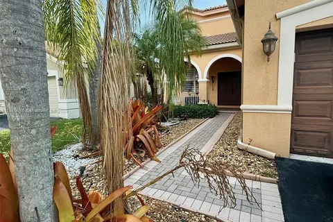 1294 Chinaberry Dr # 1294, Weston FL 33327