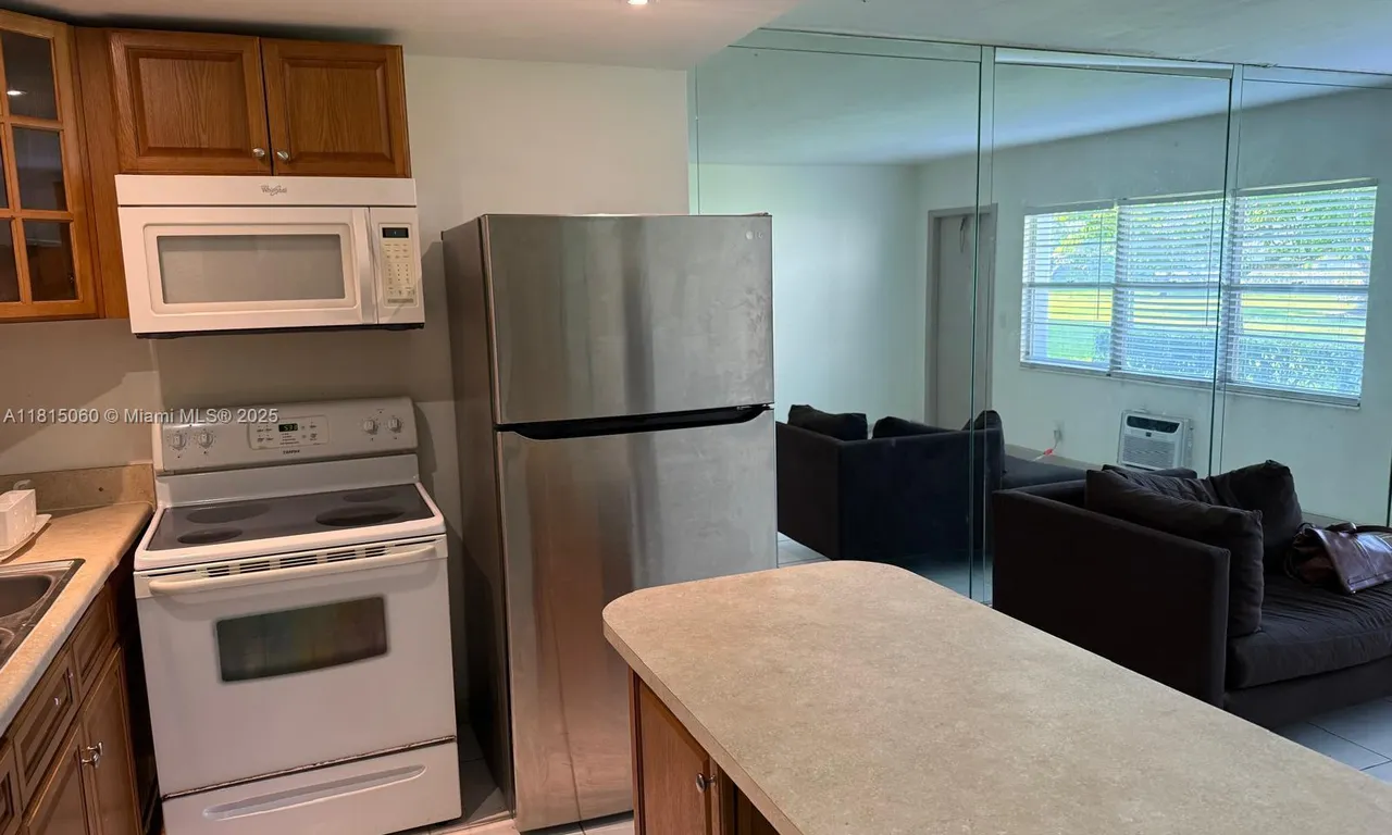 217 Suffolk F # 217, Boca Raton FL 33434