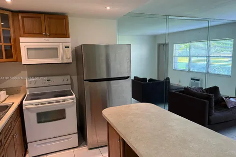 217 Suffolk F # 217, Boca Raton FL 33434