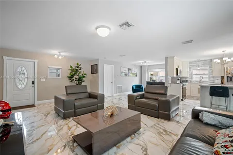 4180 NW 103rd Dr, Coral Springs FL 33065