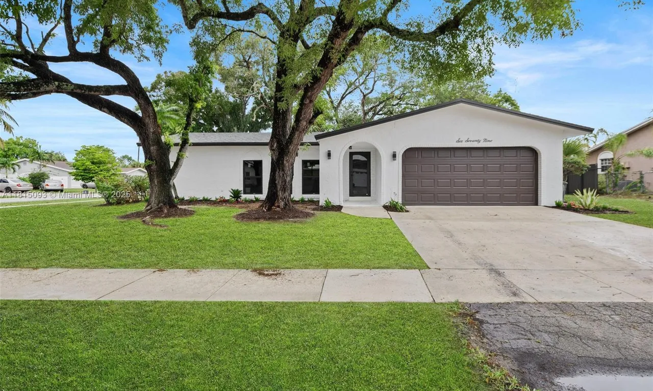679 SW 17th Ct, Boca Raton FL 33486