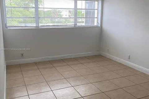 16701 NE 14th Ave # 214, Miami FL 33162