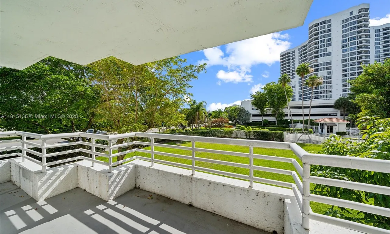 3300 NE 192nd St # 207, Aventura FL 33180
