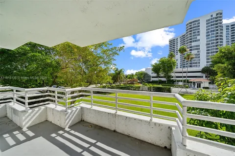 3300 NE 192nd St # 207, Aventura FL 33180
