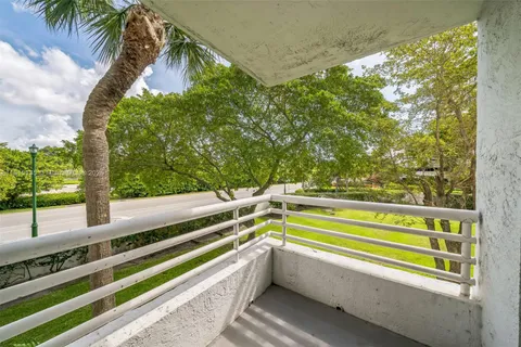 3300 NE 192nd St # 207, Aventura FL 33180