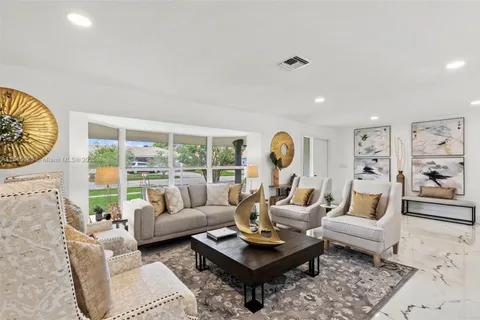 1365 SW 14th St, Boca Raton FL 33486