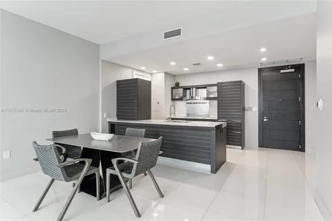 200 Biscayne Boulevard Way # 4912, Miami FL 33131