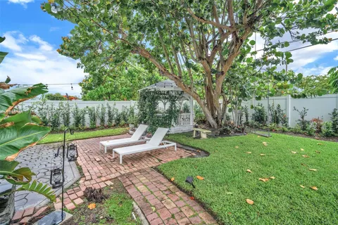 343 NW 23rd St, Boca Raton FL 33431