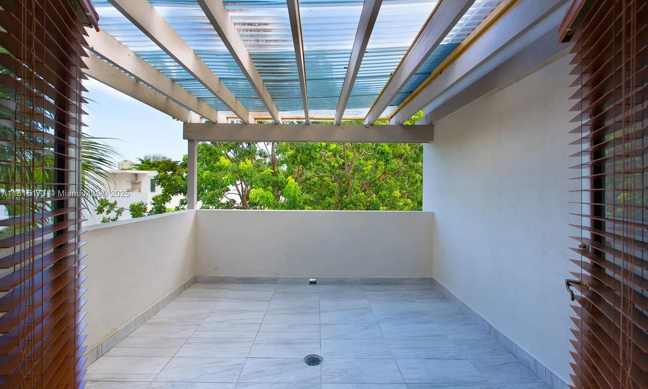 2913 SW 30th Ct # 2913, Miami FL 33133