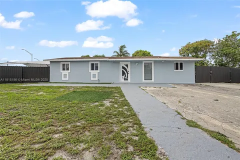 19320 NW 47  ave, Miami FL 33055