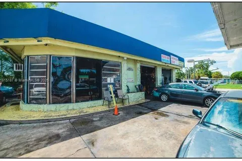 3334 S 15th, St Petersburg FL 33127