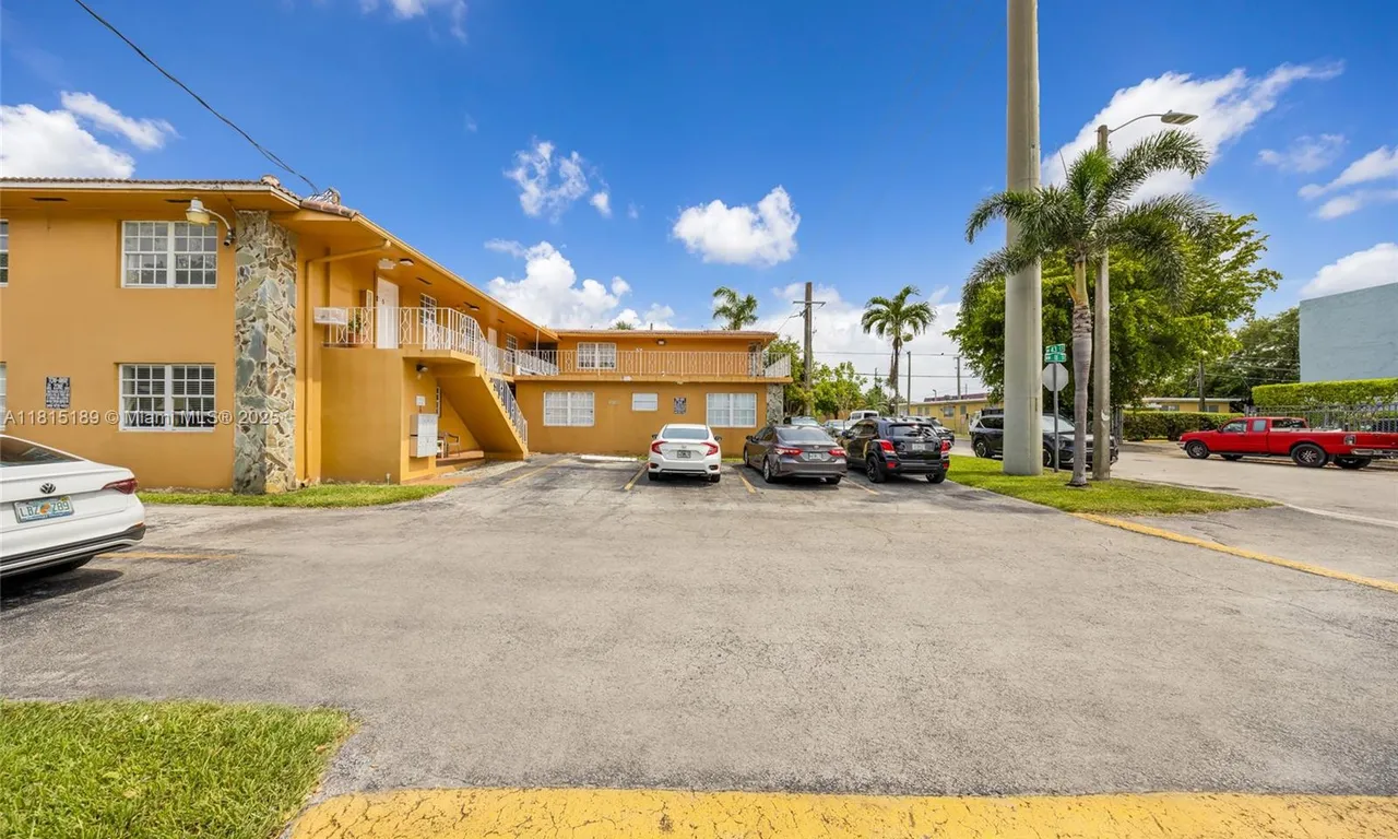 4340 NW 11th St, Miami FL 33126
