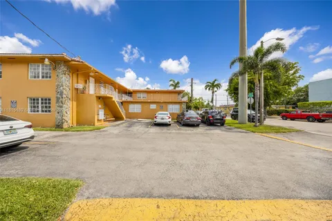 4340 NW 11th St, Miami FL 33126