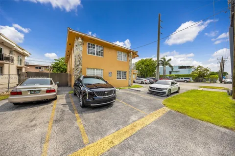 4340 NW 11th St, Miami FL 33126