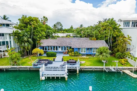 699 N Mashta Dr, Key Biscayne FL 33149