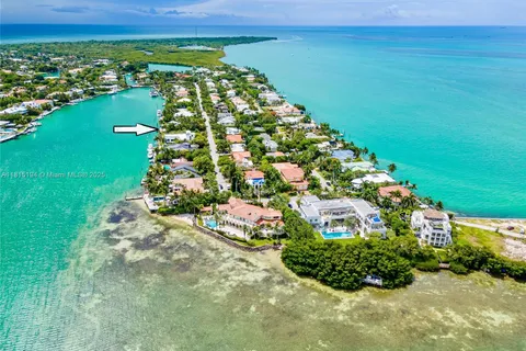 699 N Mashta Dr, Key Biscayne FL 33149