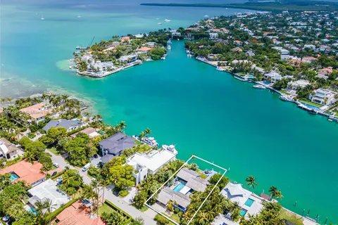 699 N Mashta Dr, Key Biscayne FL 33149