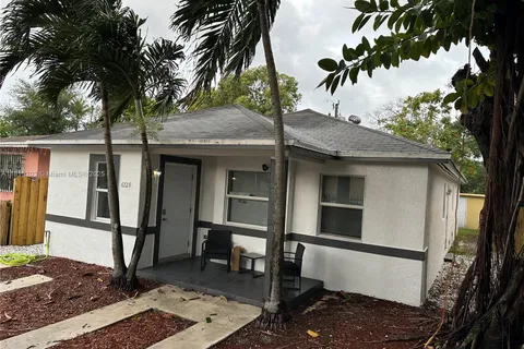 6729 NW 4th Ct # 1, Miami FL 33150