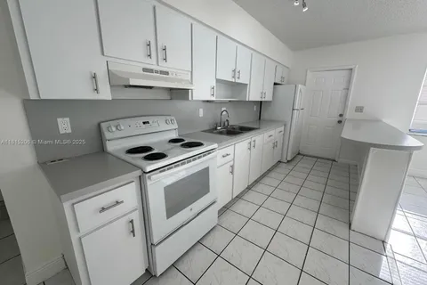 2442 Wilson St # 2444, Hollywood FL 33020